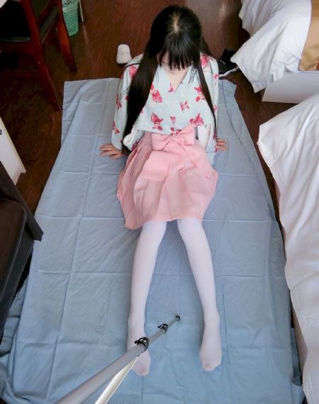 黑人轮奸美女在线_720免费播放