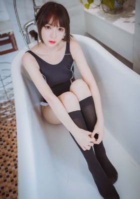 大胸莹莹被老头糟蹋一言不发_日本电影视频网址大全